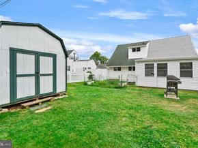 7 Misty Pine Road, Levittown PA 19056