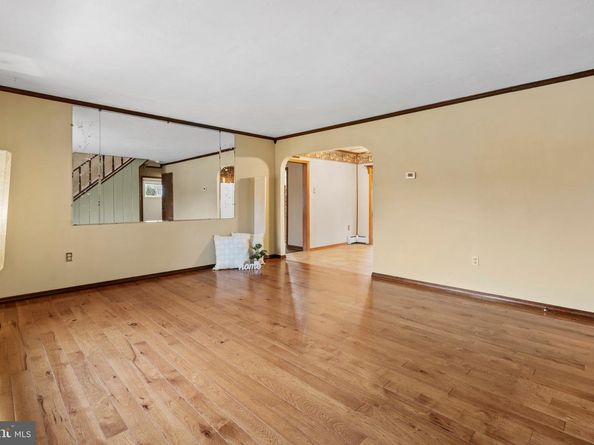 7 Misty Pine Road, Levittown PA 19056