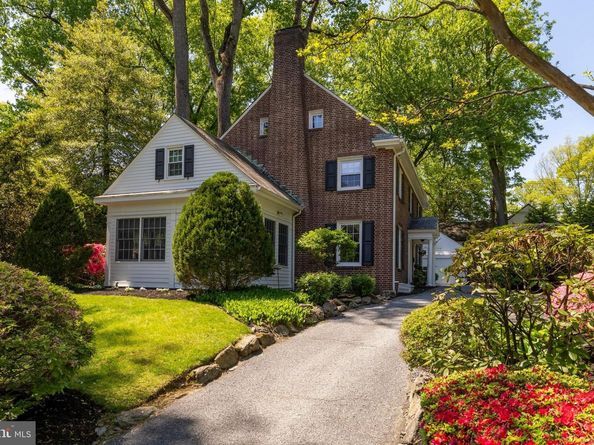 8378 Glen Road, Elkins Park PA 19027