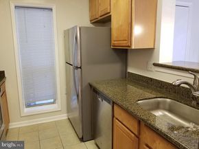 3178 Summit Square Drive 3B12, Oakton VA 22124