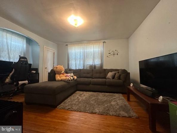 1400 E Bristol Street, Philadelphia PA 19124