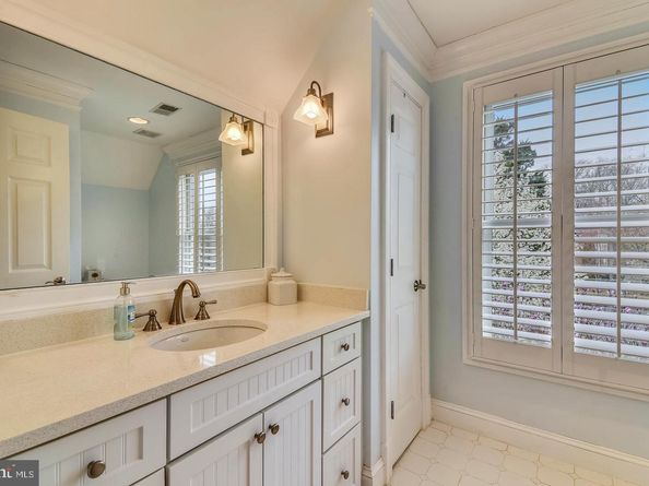 2017 Woodford Road, Vienna VA 22182