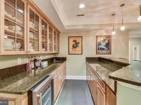 2017 Woodford Road, Vienna VA 22182