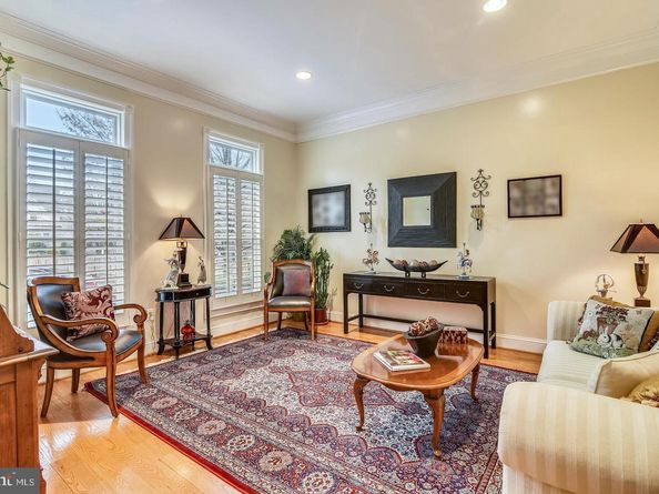 2017 Woodford Road, Vienna VA 22182