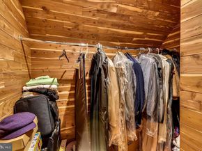 2017 Woodford Road, Vienna VA 22182