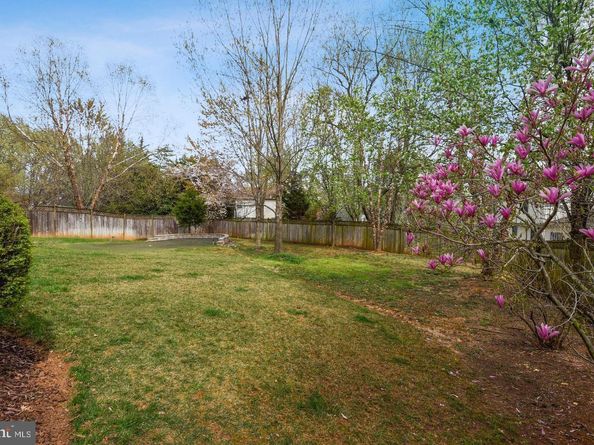 2017 Woodford Road, Vienna VA 22182