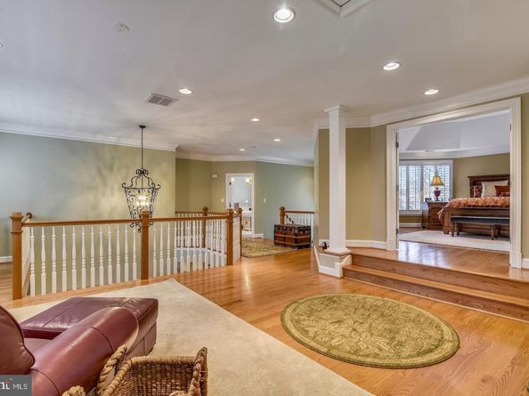 2017 Woodford Road, Vienna VA 22182