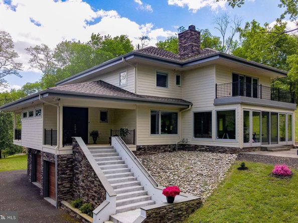 282 Aqueduct Road, Washington Crossing PA 18977