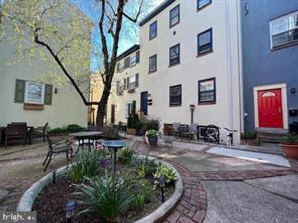 1028 Pine Street 4, Philadelphia PA 19107