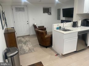 906 I Street SE 1, Washington DC 20003