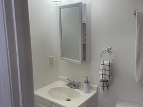 906 I Street SE 1, Washington DC 20003