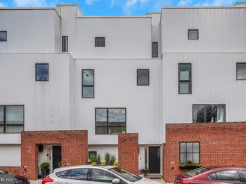 407 Salmon Street