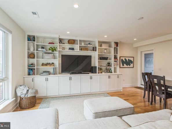 407 Salmon Street, Philadelphia PA 19125