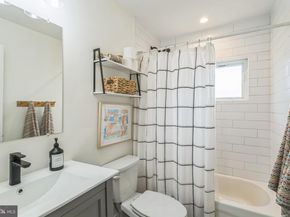 407 Salmon Street, Philadelphia PA 19125