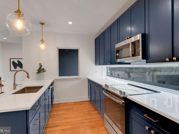 407 Salmon Street, Philadelphia PA 19125