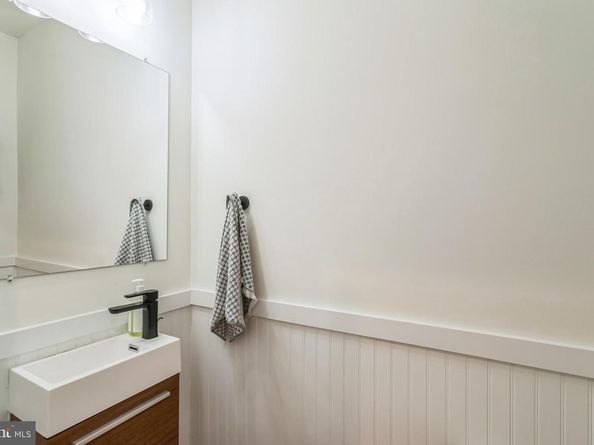 407 Salmon Street, Philadelphia PA 19125