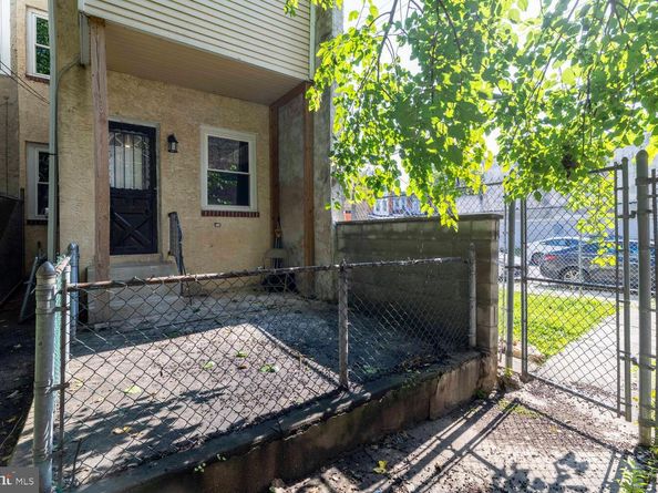 2002 W Westmoreland Street, Philadelphia PA 19140
