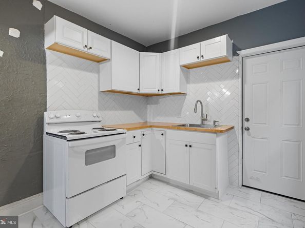 1307 S Hanson Street, Philadelphia PA 19143