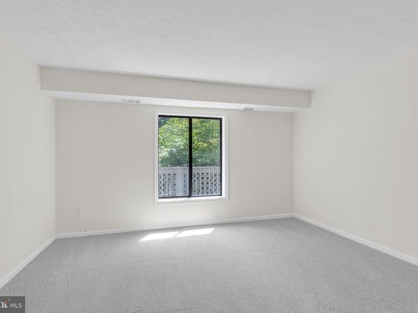 2273 Hunters Run Drive, Reston VA 20191