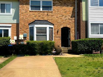 1944 Valley Terrace SE