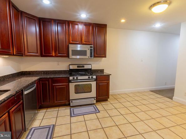 1232 South Street A, Philadelphia PA 19147