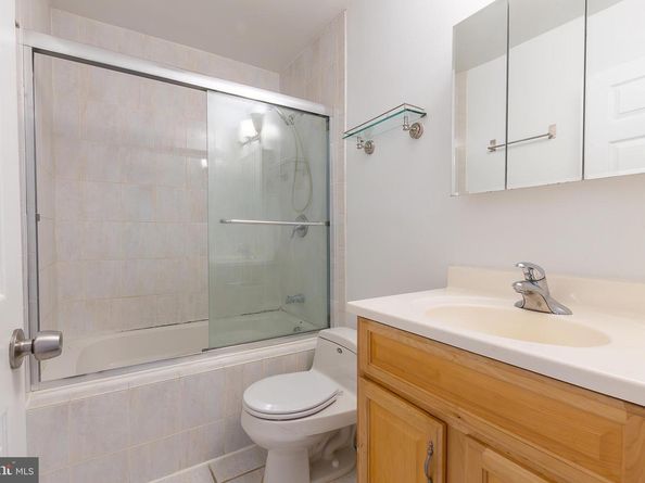 1232 South Street A, Philadelphia PA 19147