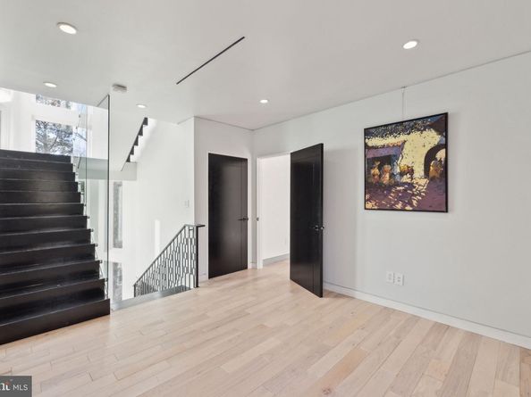 6304 Old Dominion Drive, Mclean VA 22101