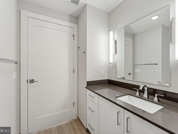88 V Street SW 203, Washington DC 20024