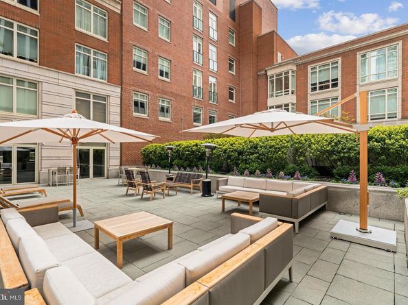 130 S 18TH Street 402, Philadelphia PA 19103