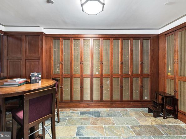 130 S 18TH Street 402, Philadelphia PA 19103