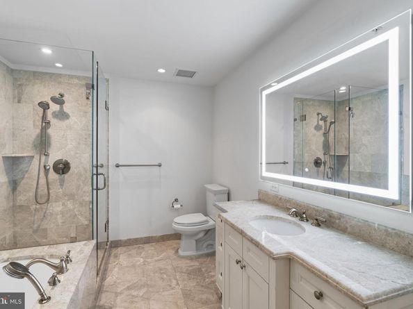 130 S 18TH Street 402, Philadelphia PA 19103