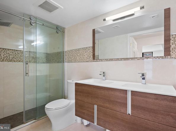 4620 N Park Avenue 903E, Chevy Chase MD 20815
