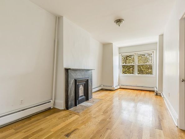 86 Waverly St, Jersey City NJ 07306
