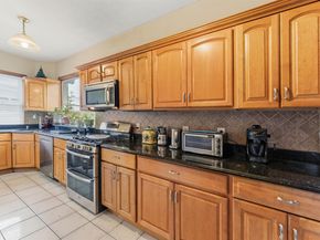 17 77th St, North Bergen NJ 07047