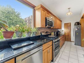 17 77th St, North Bergen NJ 07047