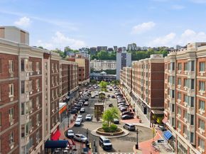 3103 City Pl, Edgewater NJ 07020-3145