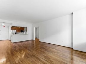 3103 City Pl, Edgewater NJ 07020-3145