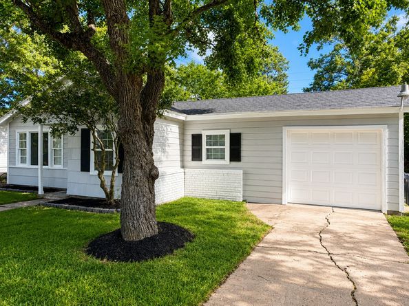 6018 Beldart Street, Houston TX 77033