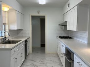5103 CREEKBEND Drive, Houston TX 77035