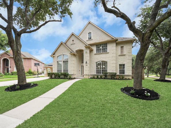 2002 Thorncrest Court, Sugar Land TX 77479