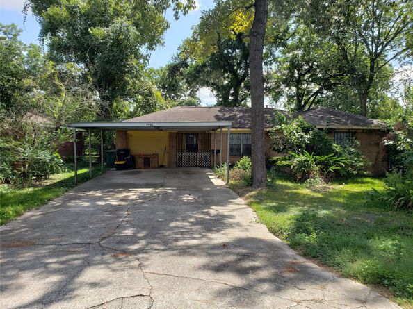 5902 Leon Street, Houston TX 77009