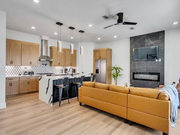 2709 Berry Street, Houston TX 77004