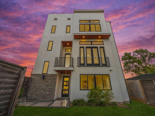 7327 Shadyvilla Pointe Drive, Houston TX 77055