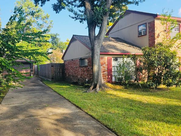 2102 Hollow Hook Road, Houston TX 77080