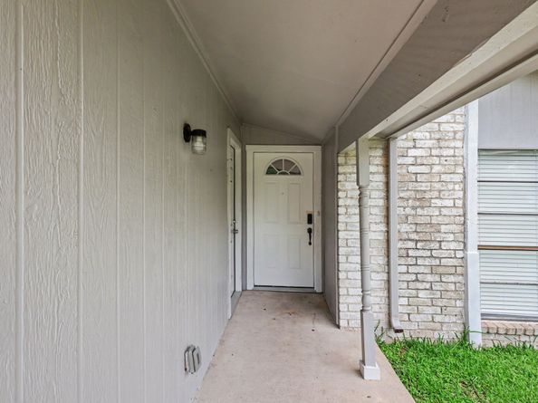 15430 Camino Del Sol Drive, Houston TX 77083