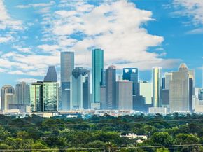 2047 Westcreek Lane 603, Houston TX 77027