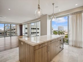 2047 Westcreek Lane 603, Houston TX 77027
