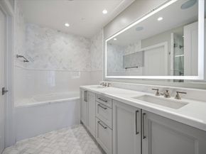 2047 Westcreek Lane 603, Houston TX 77027