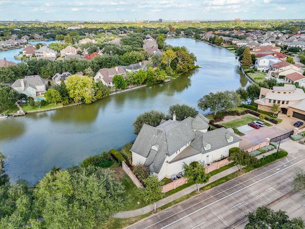 15710 Creek Bend Drive, Sugar Land TX 77478