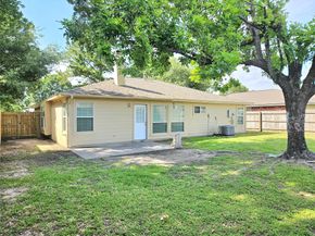 4231 SOUTHCHASE Lane, Houston TX 77014